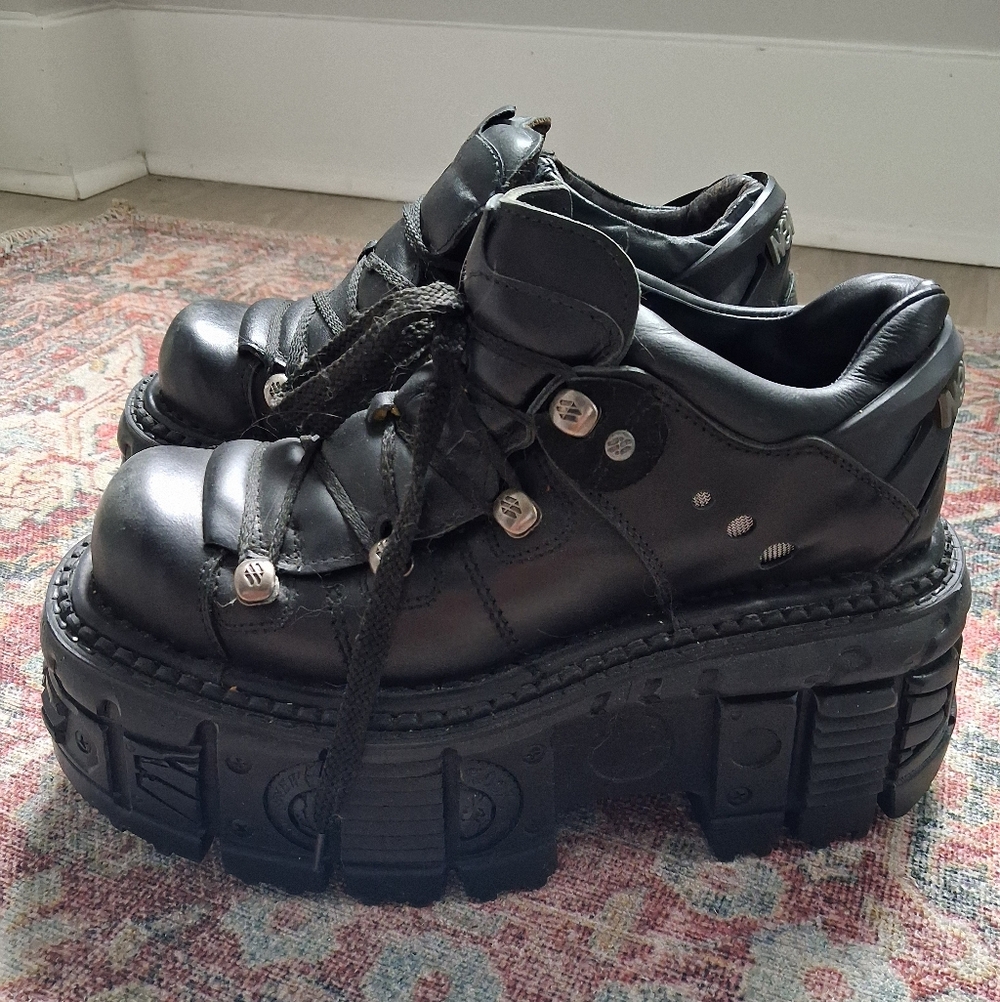 [SOLD] Black New Rock - Chunky Gothic Style - Picture 8 of 8